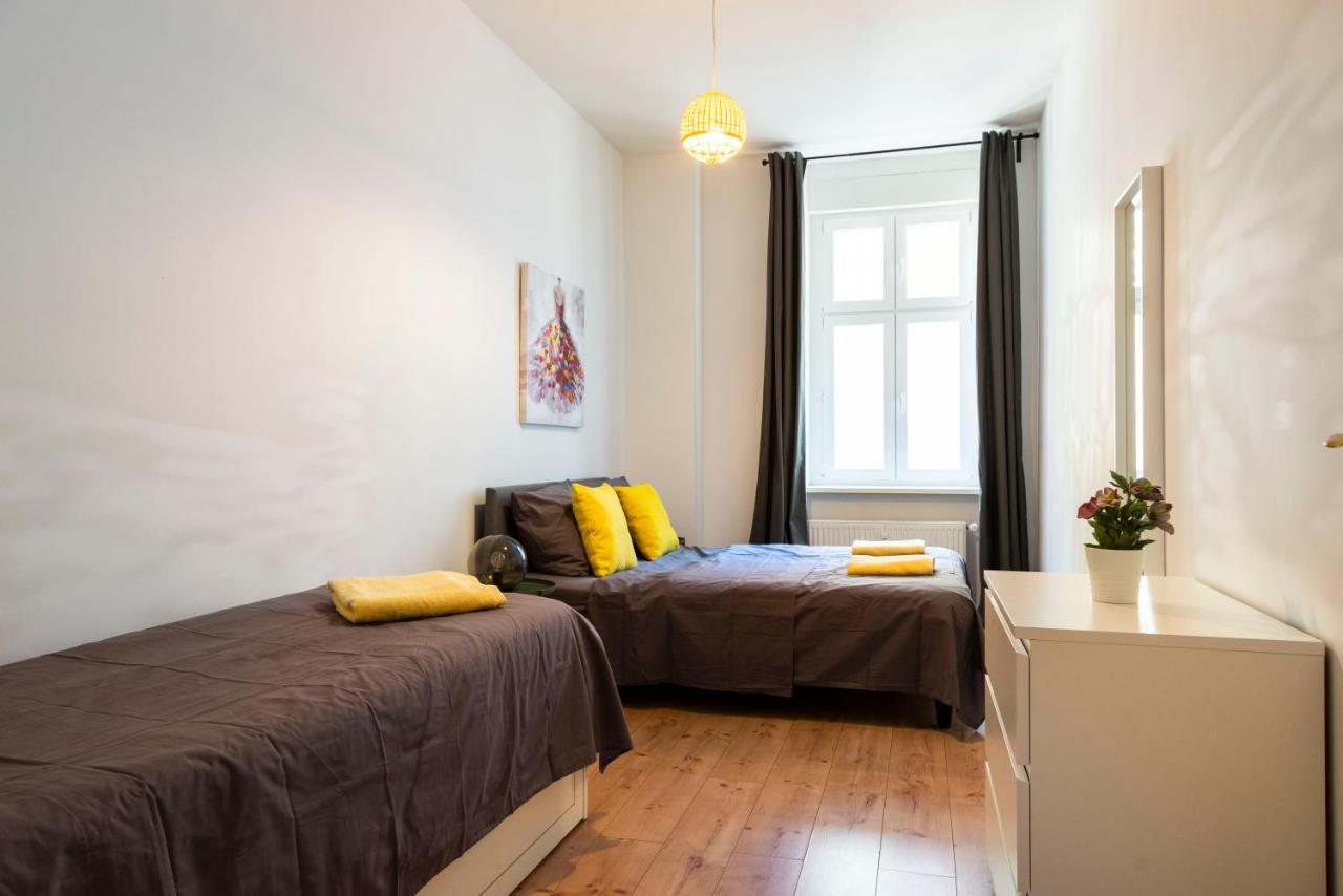 Freshly Renovated 2Br&Lr+Walk-In Rainshower Daire Berlin Dış mekan fotoğraf